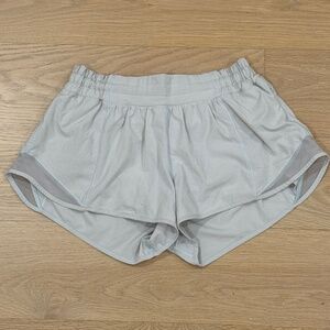 Lululemon hotty hot shorts 2.5”